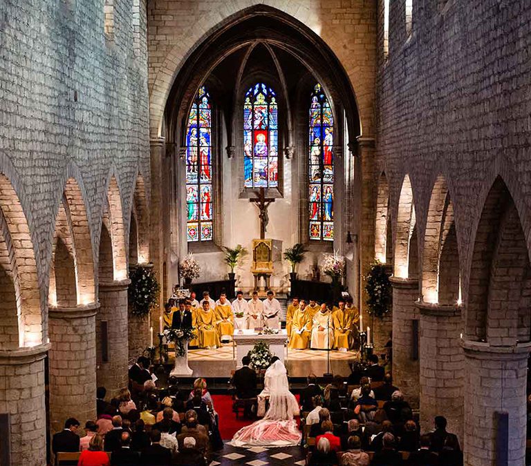 Photographe mariages à Dijon : Capturez vos moments magiques dans une ville historique et élégante